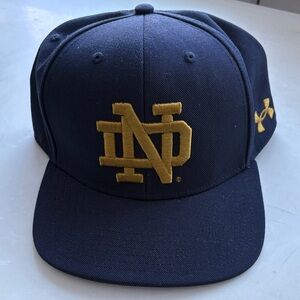 Under Armour Notre Dame flex fit fitted XL hat Dark Blue and Gold Logo Cap